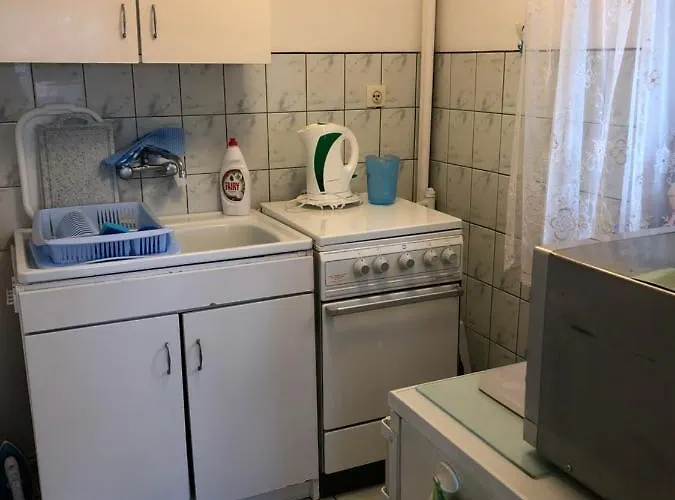Apartment Azyl - Kazdy Z Wlasna Kuchnia I Lazienka