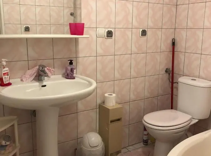 Azyl - Kazdy Z Wlasna Kuchnia I Lazienka Apartment