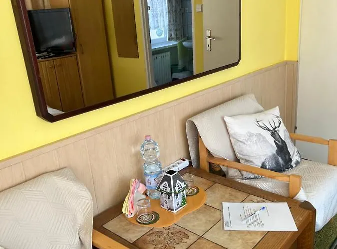 Apartment Azyl - Kazdy Z Wlasna Kuchnia I Lazienka *